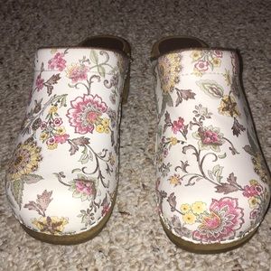Sanita Clog Floral Pattern Size 39